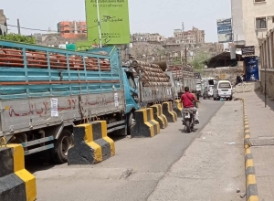 وكلاء الغاز في تعز يواصلون احتجاجهم.. شاحنات محتجزة وصمت رسمي