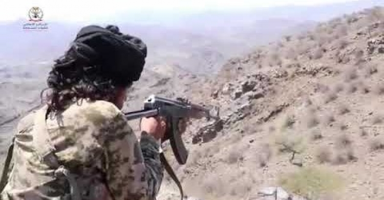 الجيش يعلن تحرير مواقع جديدة بجبهة الشقب في تعز