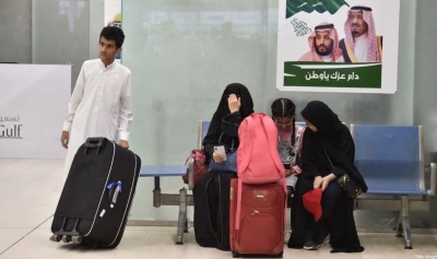 صدمة و حالة ذهول يعيشها المغتربون اليمنيون في السعودية.. ما سر إجراءات ترحيلهم؟