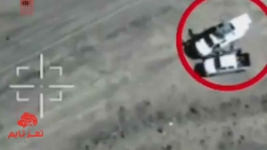 بالفيديو: لحظة استهداف عناصر الحوثي اثناء تجهيزهم طائرة مفخخة