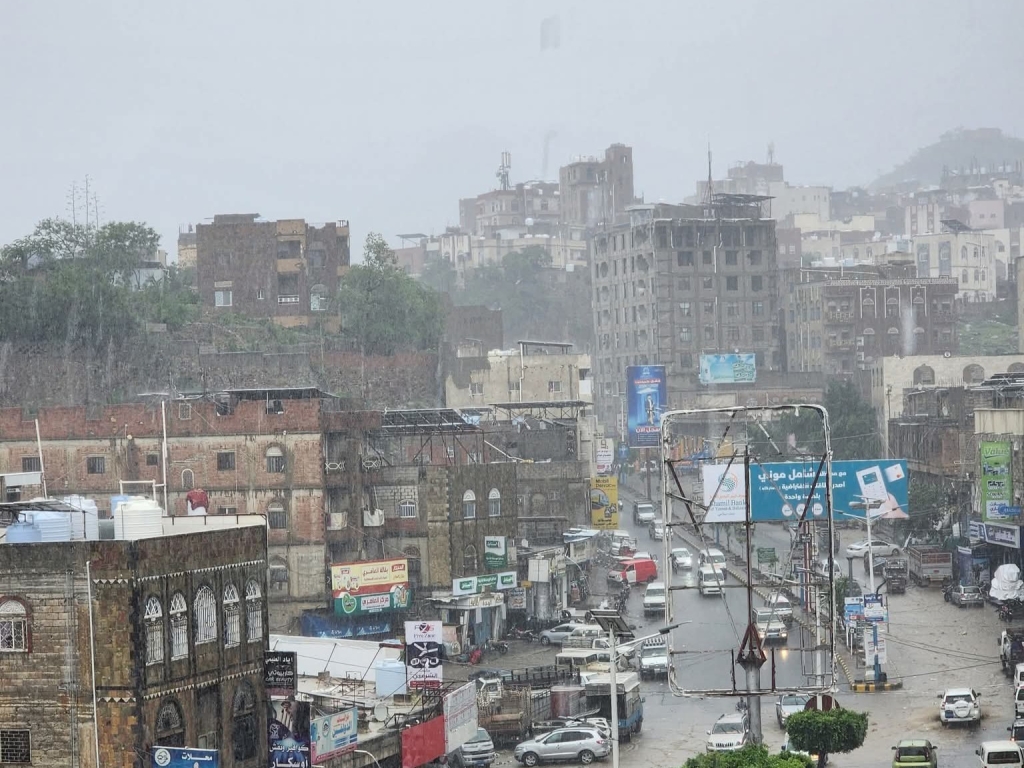 توقعات الأرصاد: أمطار رعدية وتحذيرات من السيول