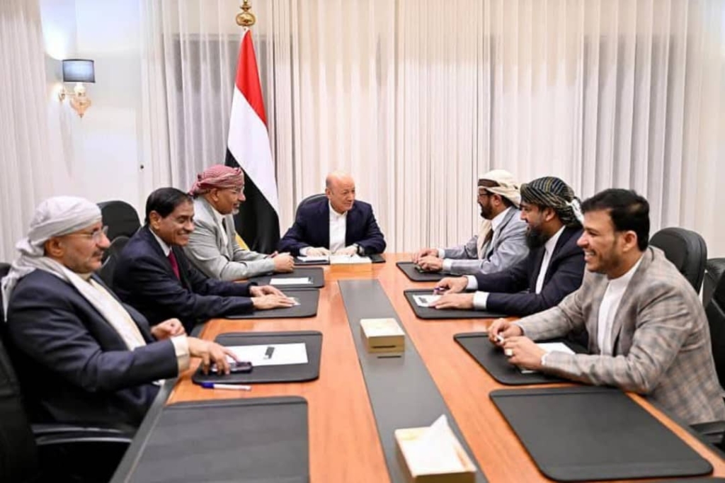 مجلس القيادة يشكل لجنة لمراجعة قراراته السابقة وقرارات الزبيدي الأخيرة
