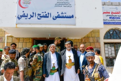 محافظ تعز يزور مديريات صبر ويطلع على الأوضاع والاحتياجات الخدمية والتنموية