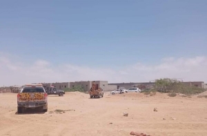 المهرة.. الأجهزة الأمنية تضبط مروّج مواد مخدرة في منفذ شحن