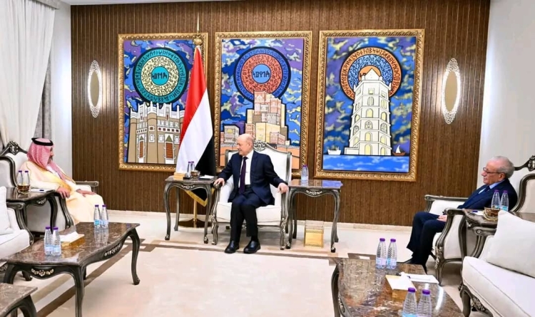 الرئيس العليمي يستقبل السفير &quot;آل جابر&quot; ويبحث معه مستجدات الأوضاع ومسار الإصلاحات الاقتصادية