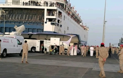 إجلاء 450 مواطنا يمنيا من السودان إلى جدة واليمنية تعلن تسيير طائرتين لنقلهم لليمن