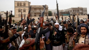 رويترز: واشنطن تصنف الحوثيين جماعة إرهابية