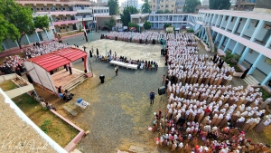 شاهد: طالبات مدرسة نعمة رسام في تعز يحتفلن بذكرى ثورة 26 سبتمبر على طريقتهن
