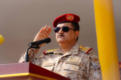وزير الدفاع اليمني: &quot;لسنا ضد السلام لكن إذا فرضت علينا الحرب فنحن لها&quot;