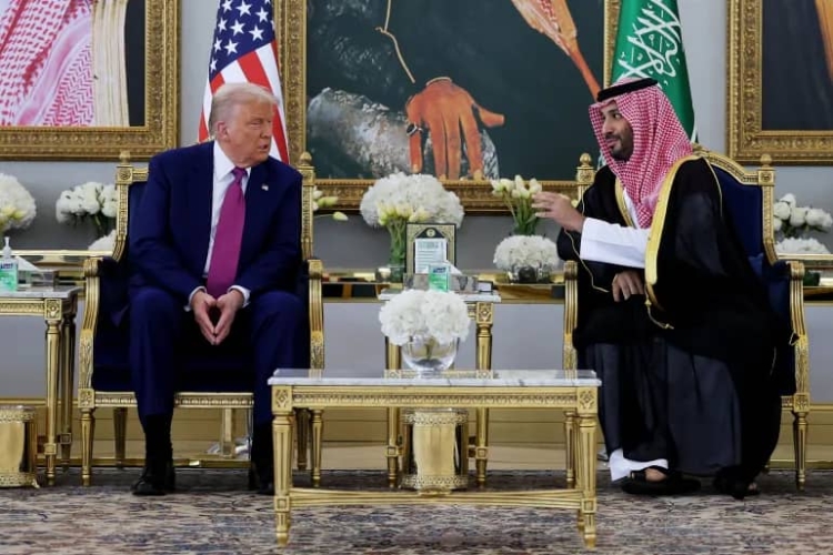 الرئيس الأمريكي ترامب يصل السعودية في أول زيارة خارجية