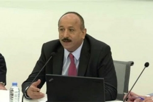 محافظ تعز الأسبق علي المعمري يدعو اليمنيين للوقوف صفًا واحدًا وصون كرامة الإنسان