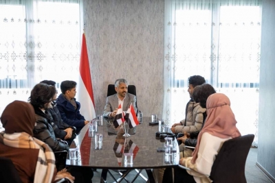 طالب يمني من أوائل الجمهورية يتحدث عن معاناته مع منح التعليم العالي ويشيد بدعم الشيخ حمود سعيد المخلافي