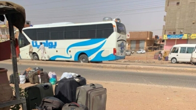 وصول 200 يمنيًا إلى شمال السودان استعدادًا لإجلائهم إلى السعودية