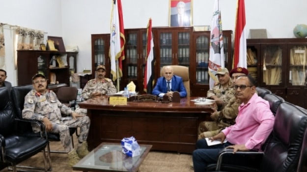 قوات محور تعز ترفع الجاهزية القتالية لمواجهة التصعيد الحوثي
