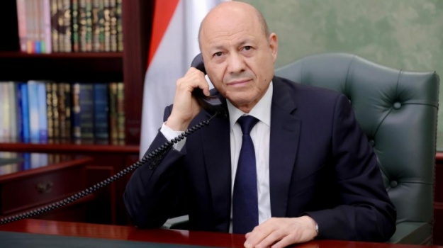 الرئيس العليمي يوجه باستكمال التحقيقات في حادثي إطلاق النار وانفجار مخزن الذخيرة بعدن