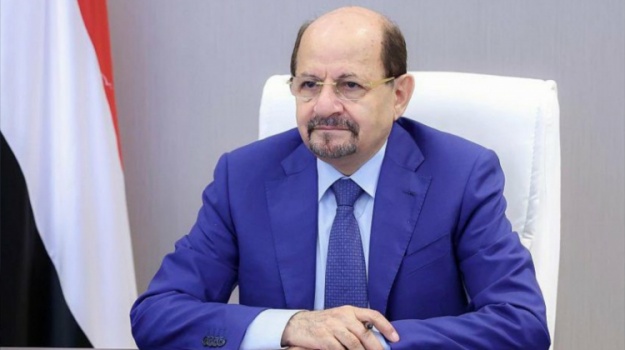 رئيس الحكومة: إنشاء هيئة مستشفى خليفة وتعيين مدير لمركز القلب في تعز يعززان القطاع الصحي