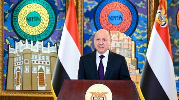 العليمي يعلن تشكيل لجنة عسكرية عليا لقيادة القوات اليمنية واستعادة الدولة سلما أو حربا