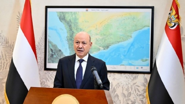 الرئيس العليمي يعلن استئناف تصدير النفط ويدعو للالتفاف حول القوات المسلحة لاستعادة الدولة وإنهاء الانقلاب