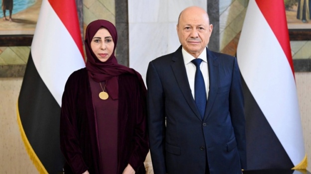 أفراح الزوبة .. أول امرأة تتولى وزارة الخارجية في تاريخ الجمهورية اليمنية