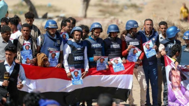 نقابة الصحفيين اليمنيين تحذر من تدهور بيئة العمل الإعلامي وتطالب بحماية الحريات