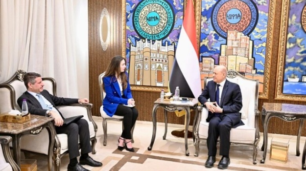 الرئيس العليمي يحذّر من مخاطر إبقاء الأذرع الإيرانية في المنطقة عقب هزيمة النظام الإيراني