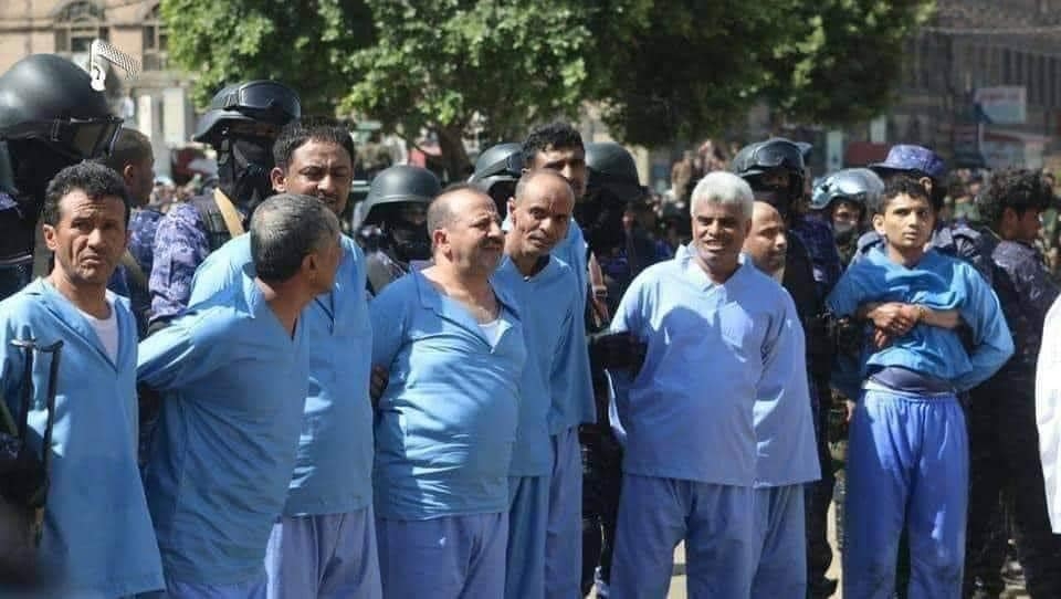 مليشيا الحوثي تعدم 9 من أبناء الحديدة بينهم طفل بتهم تسهيل اغتيال صالح الصماد