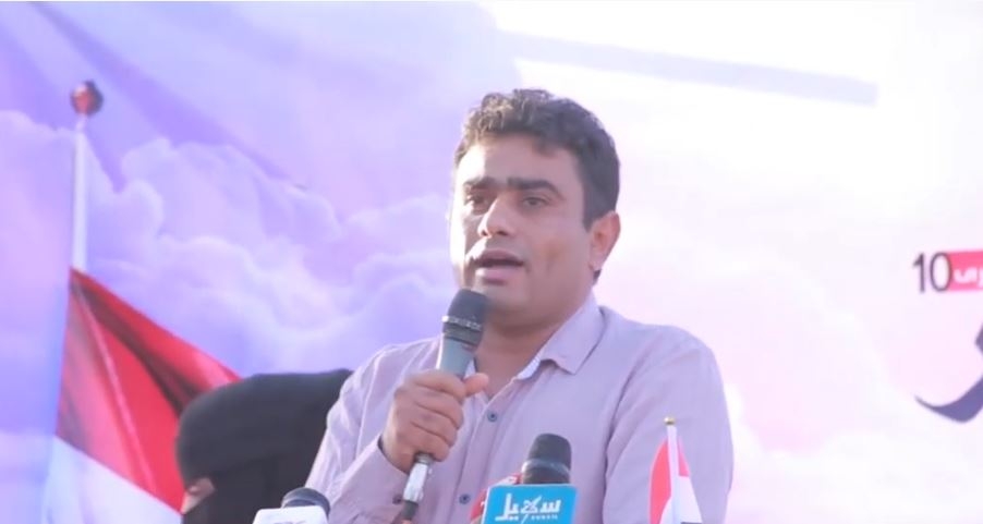 كلمة مؤثرة وممزوجة بالدموع للشاعر عامر السعيدي في ذكرى فبراير