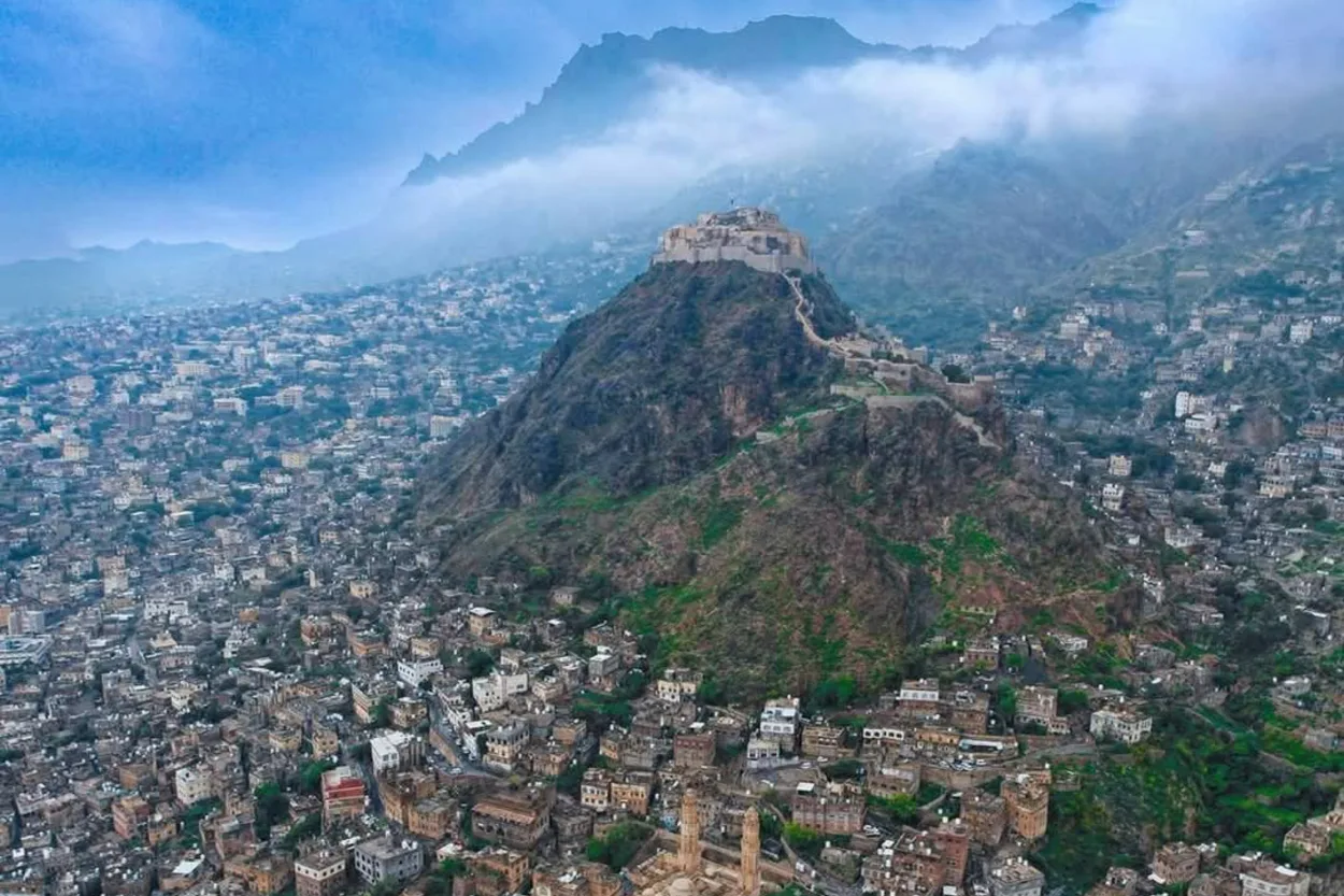ورثة متقاعدين في محور تعز يطالبون بإنصافهم من مندوب شعبة التقاعد بالمحور عبدالله المسعودي