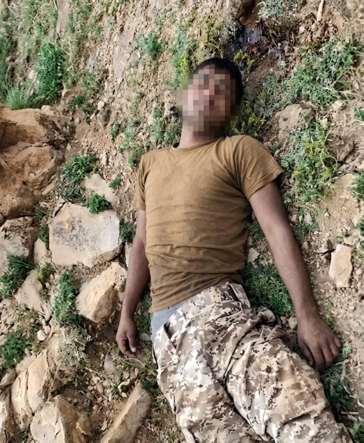 «يمه سامحيني.. أنا عاصي والدين».. آخر كلمات مقاتل حوثي قبل أن يلفظ أنفاسه في جبهات تعز
