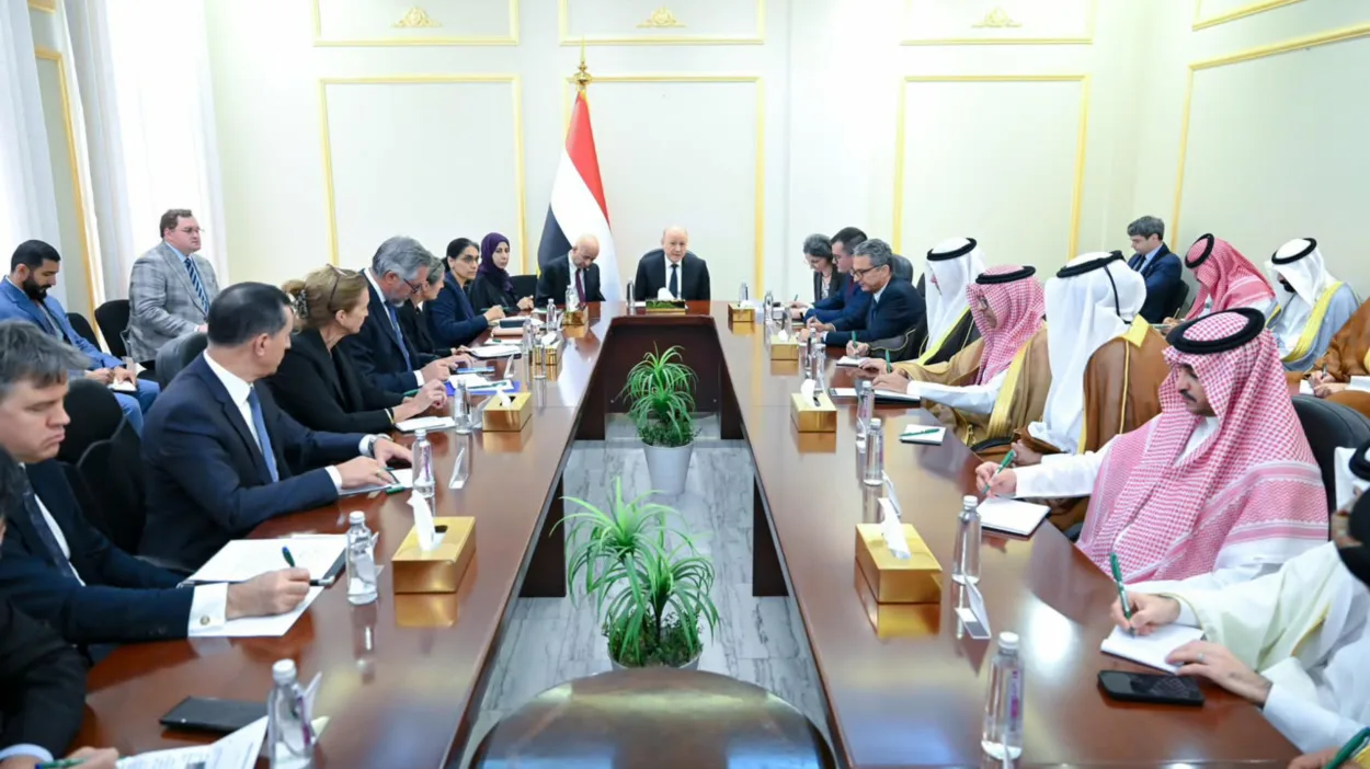 الرئيس العليمي: المليشيا هي من اختارت التصعيد وعليها أن تتحمل مسؤولية نتائجه
