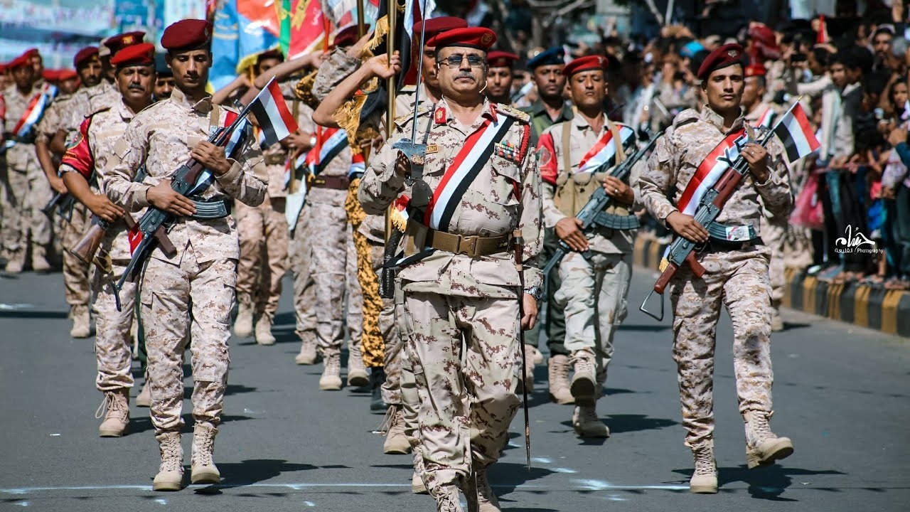 في ظل الحديث عن توحيد الصف الوطني.. منتسبي محور تعز يطالبون بتوحيد رواتبهم مع قوات طارق صالح