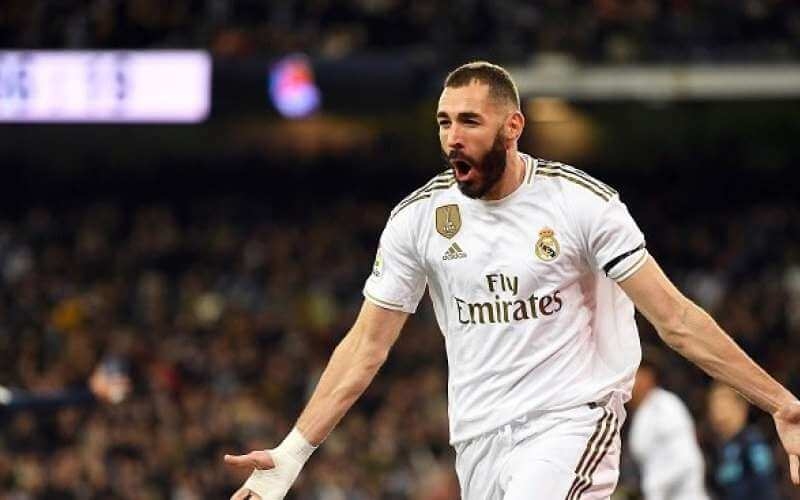 هل يشارك بنزيما في مباراة ريال مدريد القادمة؟