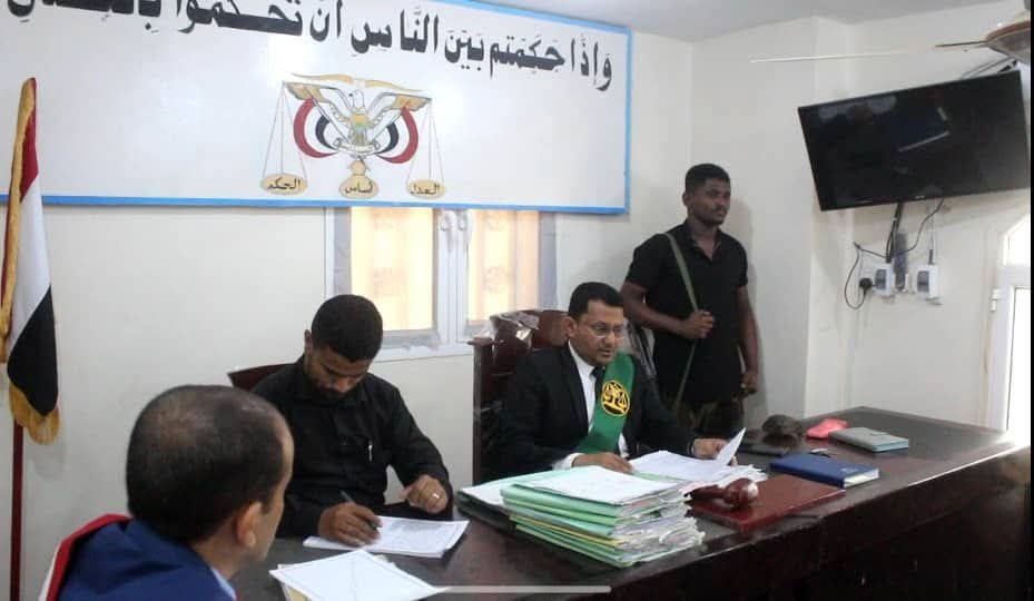 محكمة الخوخة الابتدائية تحيل قائد لواء عسكري إلى التحقيق