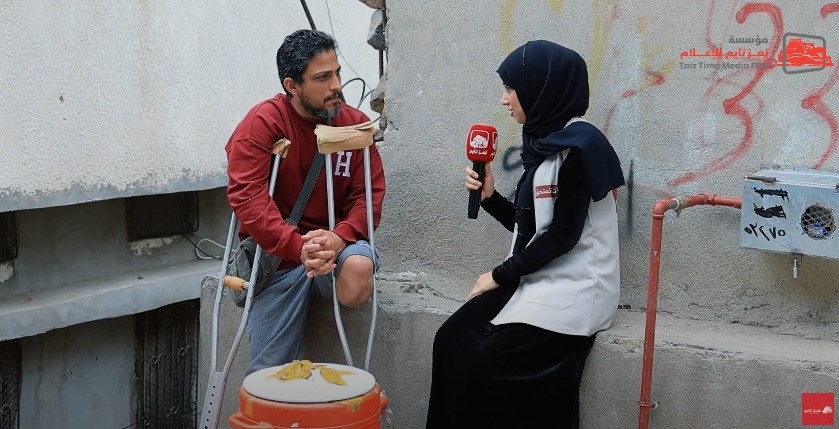 يحرس مدينة تعز برجل واحدة.. تعز تايم ينشر الحلقة السابعة من برنامجه الرمضاني "أنت تستحق"