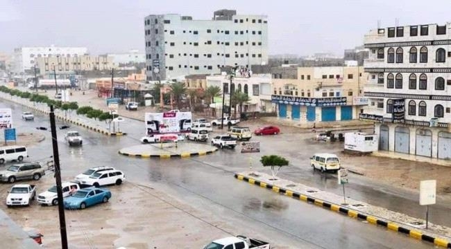حادث سير في شبوة يودي بحياة جنديين ومهاجر أفريقي
