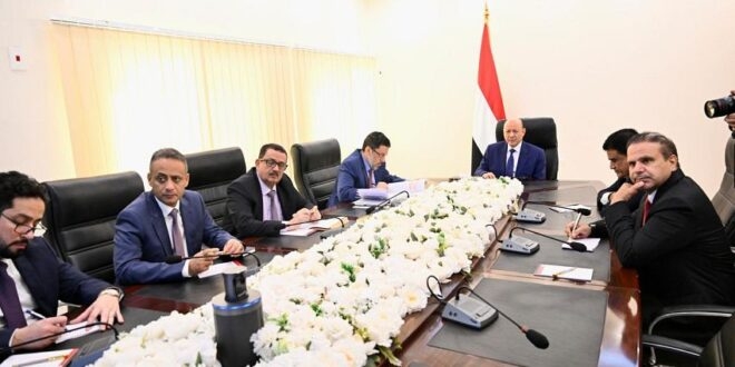 الرئيس العليمي يعقد إجتماعا بلجنة إدارة الأزمات الاقتصادية والإنسانية