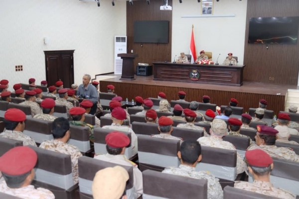 وزير الدفاع يوجه برفع مستوى جاهزية القوات المسلحة واليقظة والاستعداد لأي طارئ