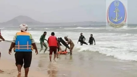 وزارة الداخلية: مصرع 3 شبان في حادثة غرق بساحل مقاطين في محافظة أبين