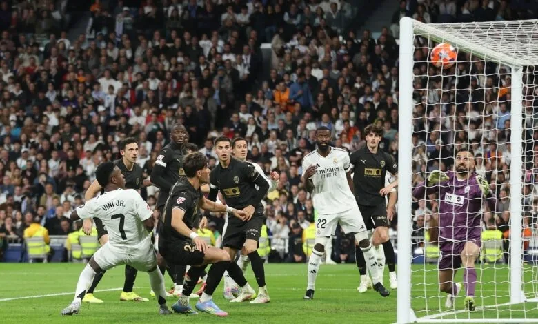 فينيسيوس يهدر ركلة جزاء في خسارة ريال مدريد 2-1 أمام بلنسية بالدوري الإسباني