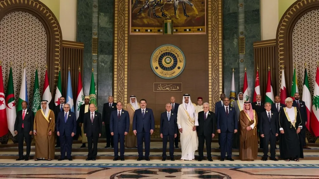 القمة العربية في بغداد تجدد دعمها للشرعية اليمنية وتدعو لحل سياسي شامل وفقا للمرجعيات الثلاث