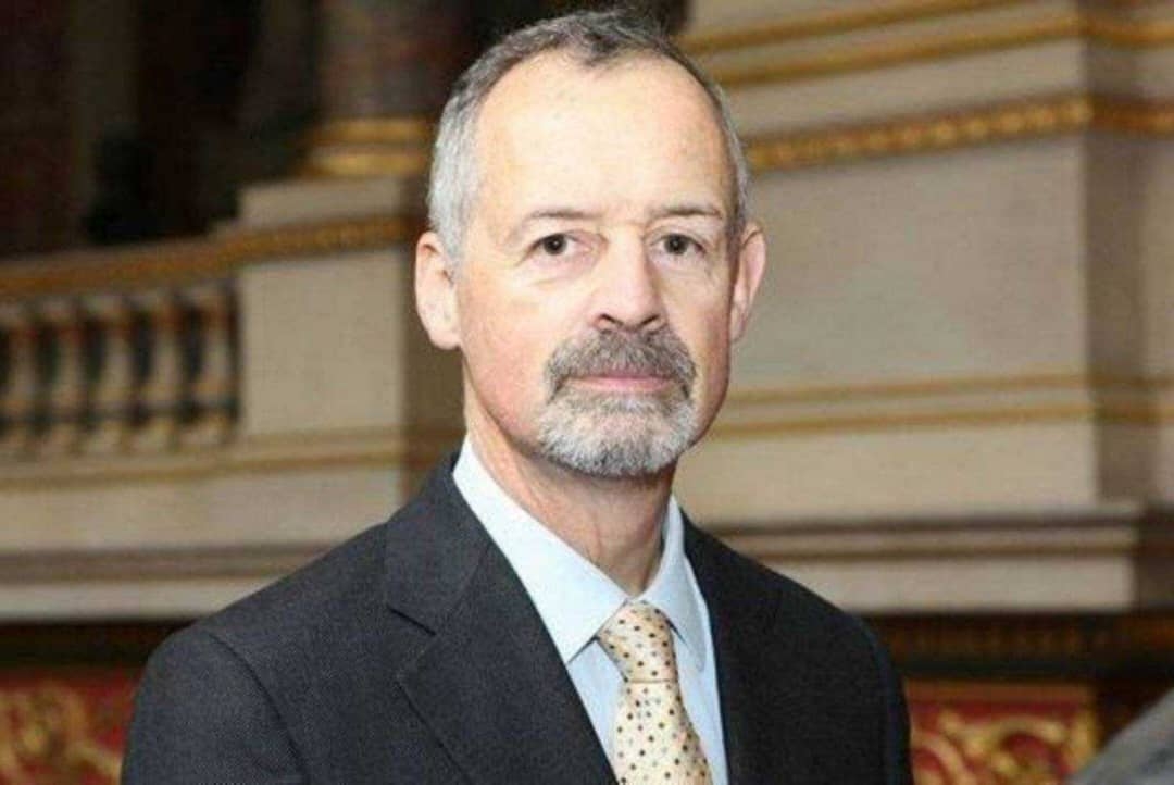 السفير البريطاني الأسبق: اتفاق استوكهولم مكّن الحوثيين وعزز قدرتهم للسيطرة على البحر الأحمر