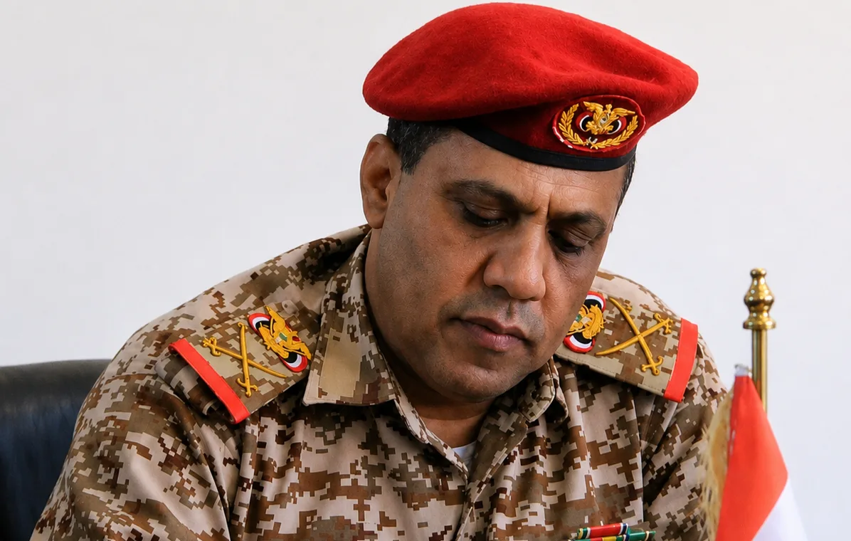 مساعد وزير الدفاع: القوات الحكومية في الساحل الغربي لم تنهزم والمعركة ما تزال بين كر وفر