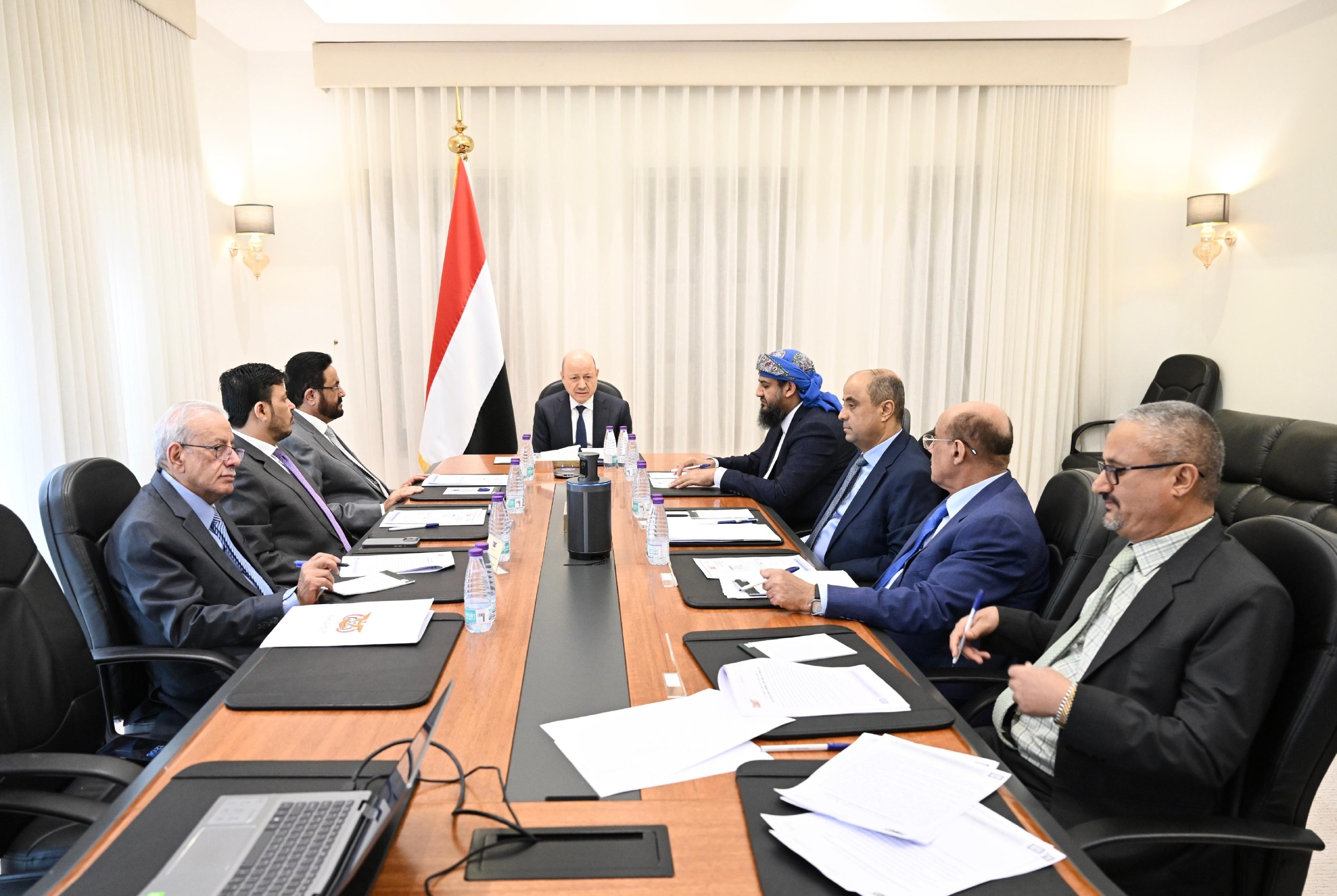 المجلس الرئاسي يقر حزمة إجراءات لدعم مسار الإصلاحات بينها تشديد الرقابة على المنافذ