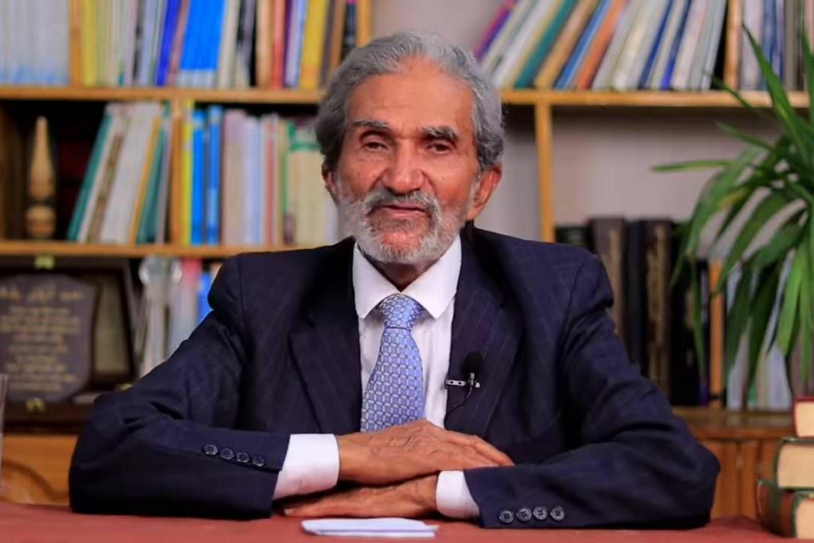 مخابرات الميليشيا في صنعاء تستدعي الدكتور حمود العودي وسط انقطاع التواصل معه منذ صباح اليوم