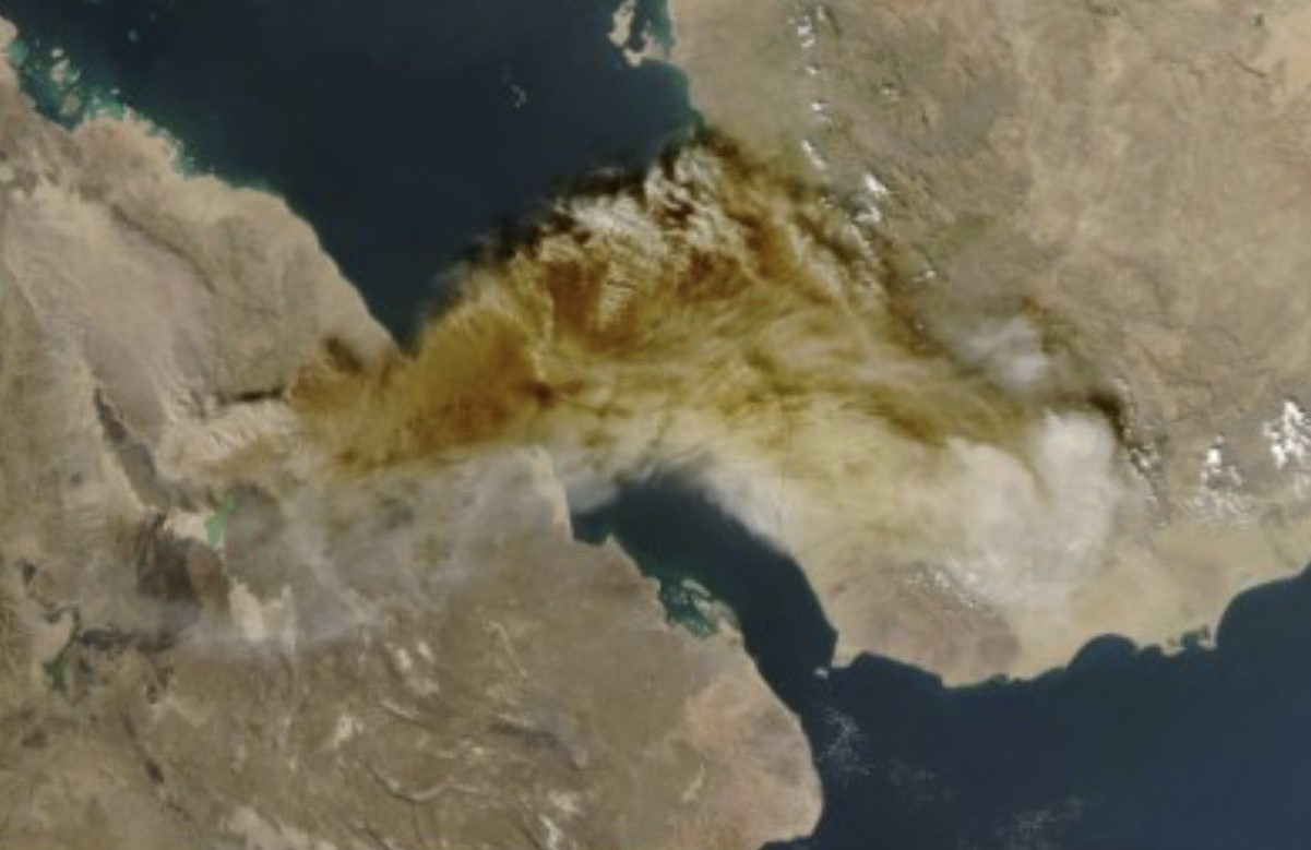مختص بيئي يحذّر من تأثيرات بركان "هايلي غوبي" على البيئة اليمنية