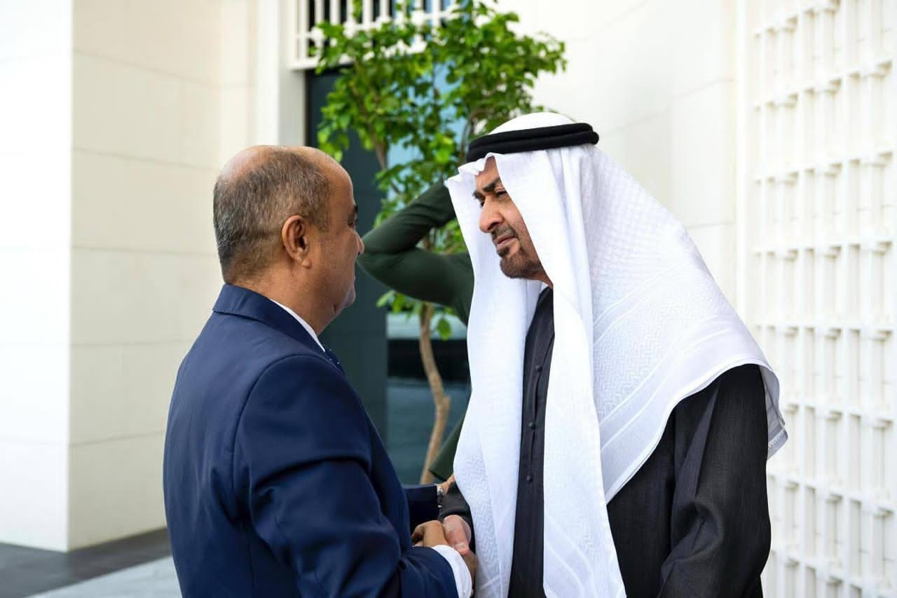 الإمارات تتعهد بدعم قطاع الكهرباء والطاقة في اليمن بمليار دولار