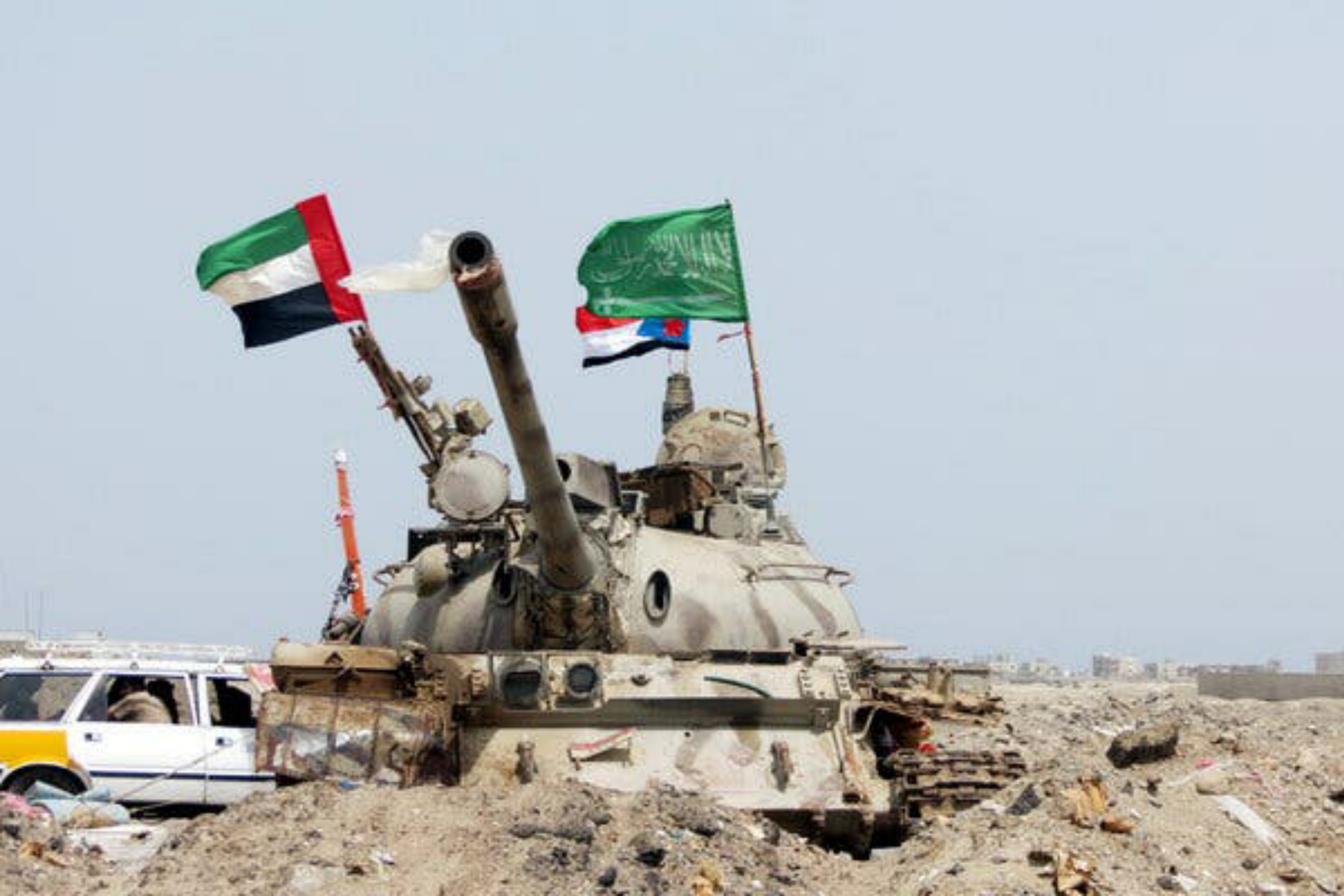 تقرير دولي.. تصعيد المجلس الانتقالي ينذر بإعادة إشعال نار الحرب الأهلية في اليمن