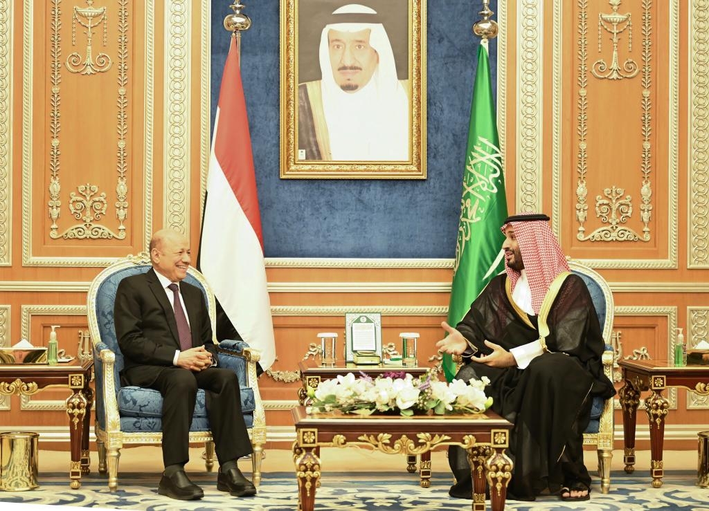 العليمي يثمن جهود السعودية لخفض التصعيد في المحافظات الشرقية