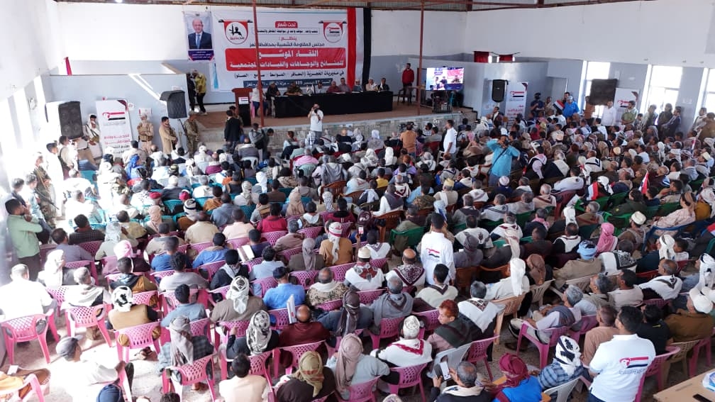 تعز: لقاء موسع لمشائخ ووجهاء الحجرية يؤكد دعم الرئيس العليمي واستمرار المقاومة الشعبية حتى إنهاء الانقلاب