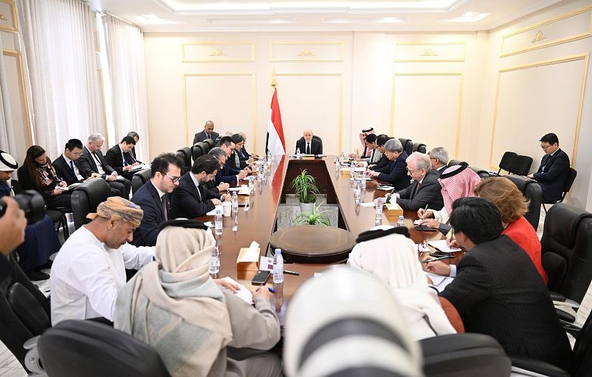 الرئيس العليمي: خطوات جادة لتوحيد القرار الأمني وتحضيرات للحوار الجنوبي برعاية سعودية